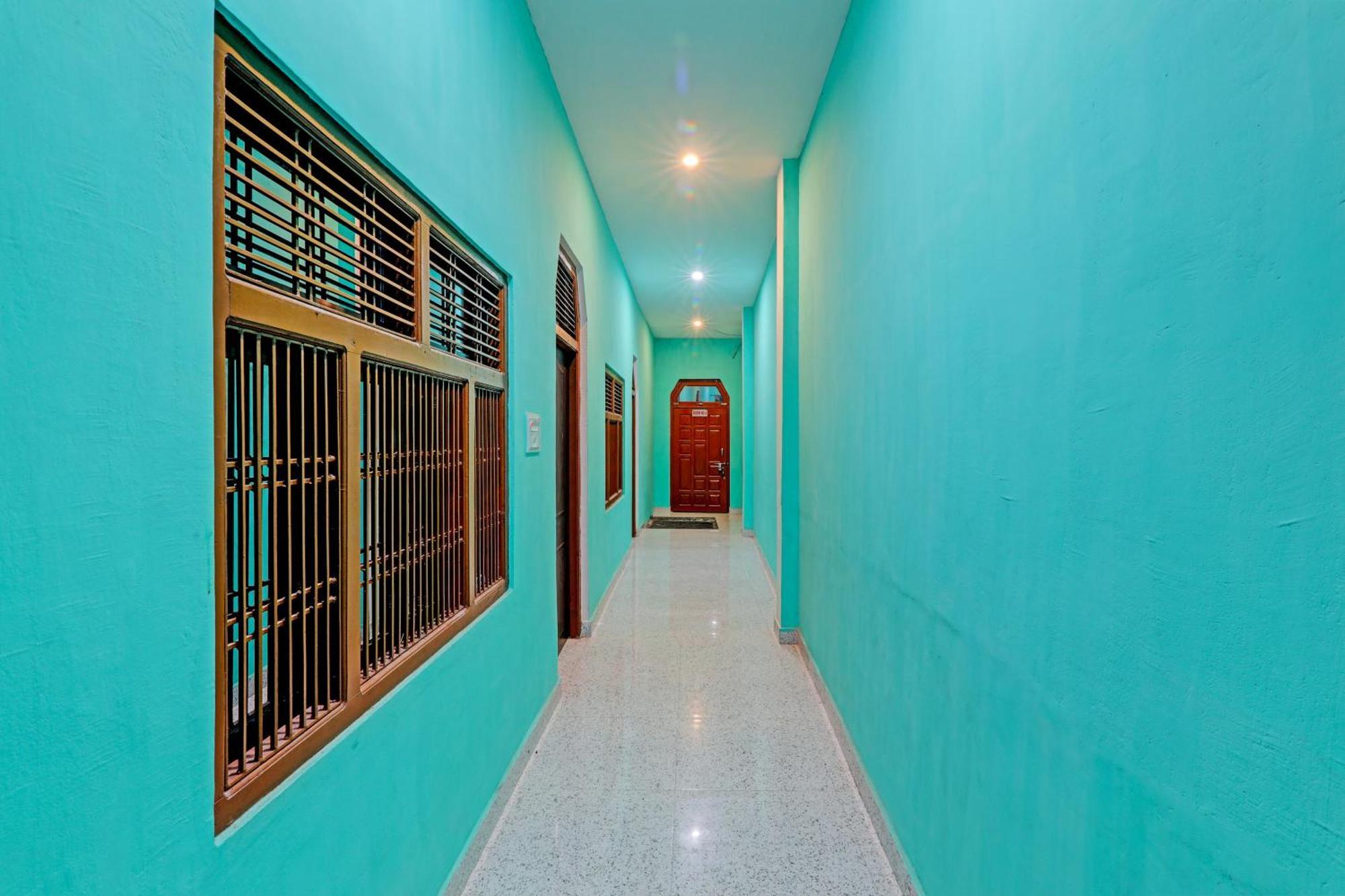 Hotel O Home Om Marriage Hall Ayodhya Exteriör bild