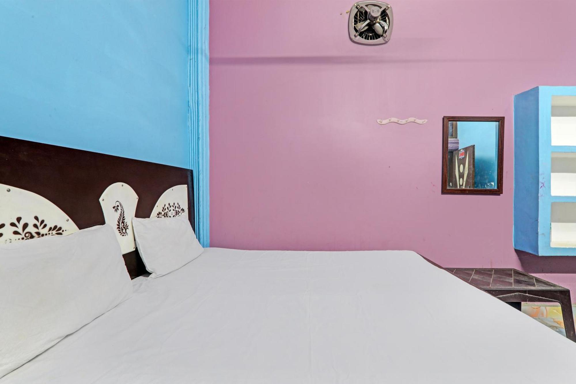 Hotel O Home Om Marriage Hall Ayodhya Exteriör bild