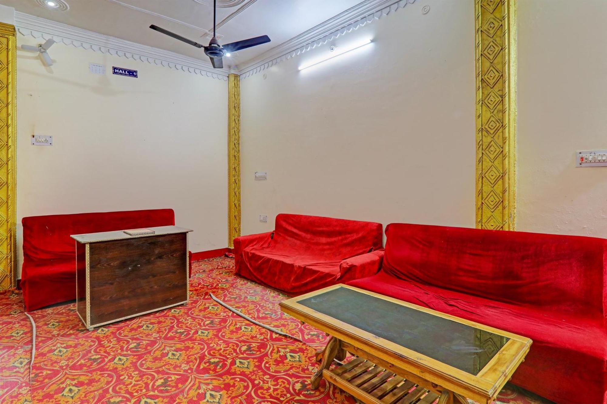 Hotel O Home Om Marriage Hall Ayodhya Exteriör bild