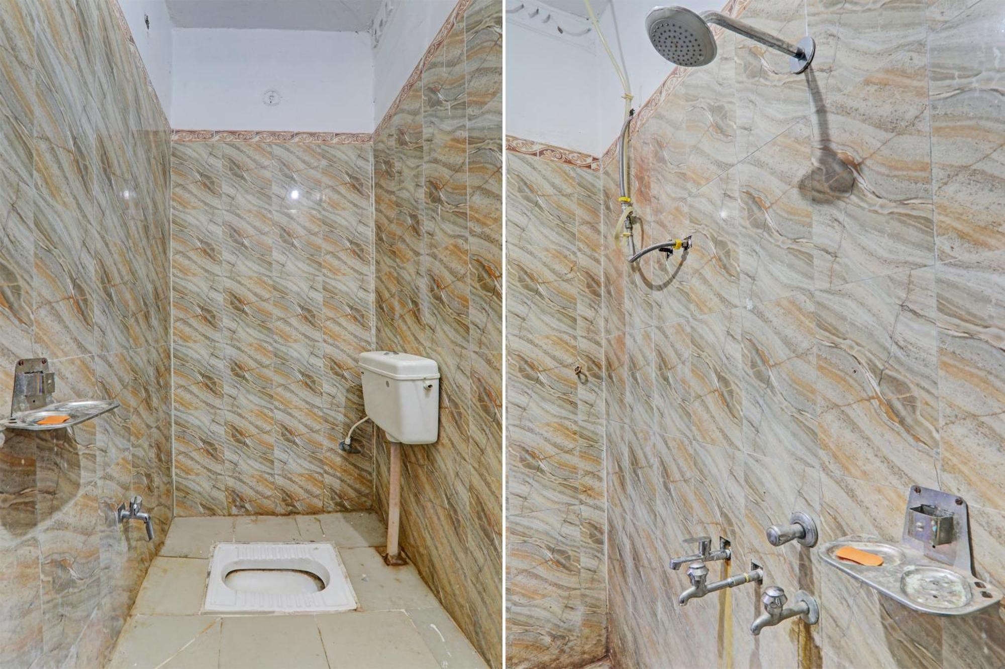 Hotel O Home Om Marriage Hall Ayodhya Exteriör bild