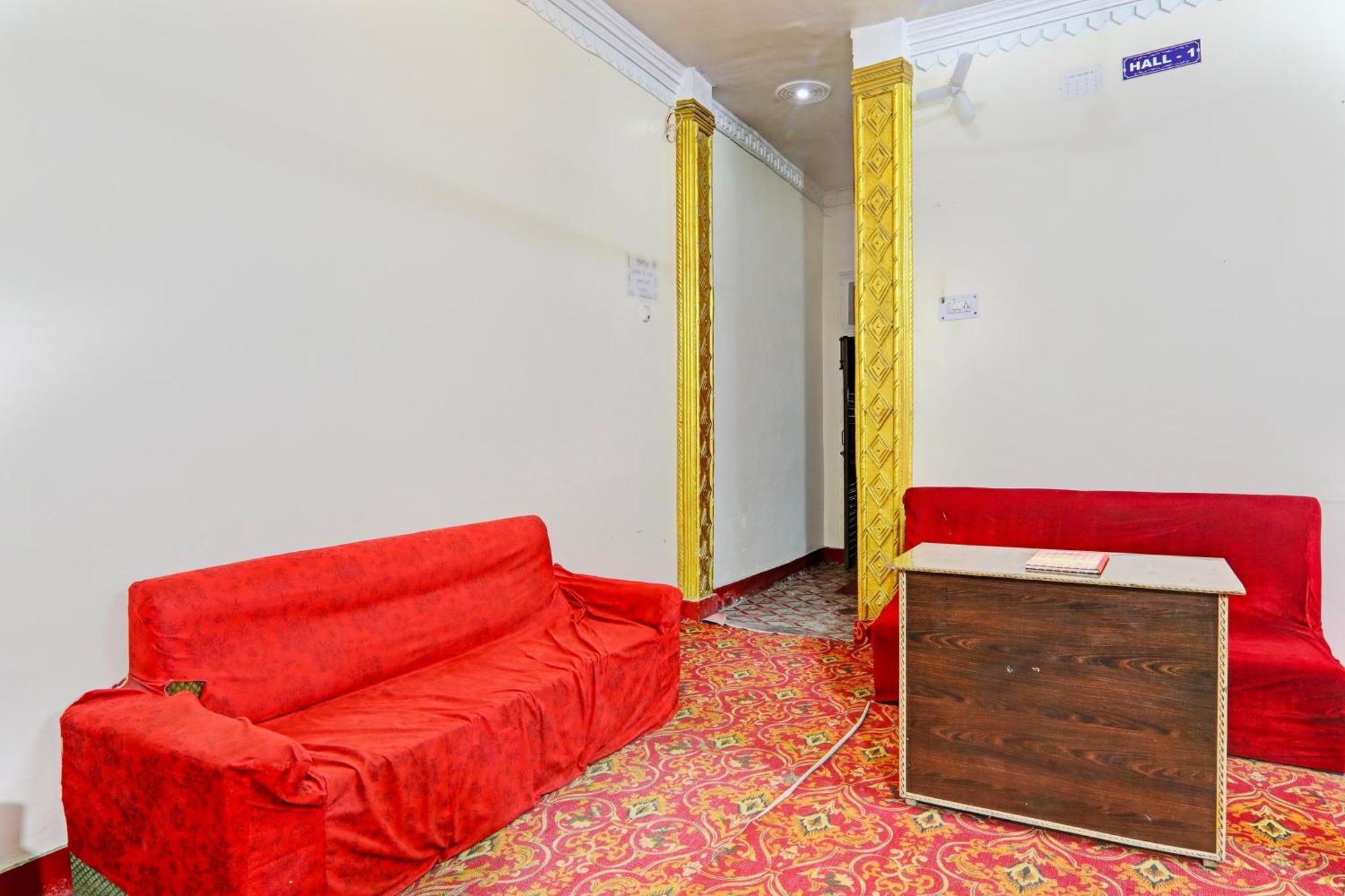 Hotel O Home Om Marriage Hall Ayodhya Exteriör bild