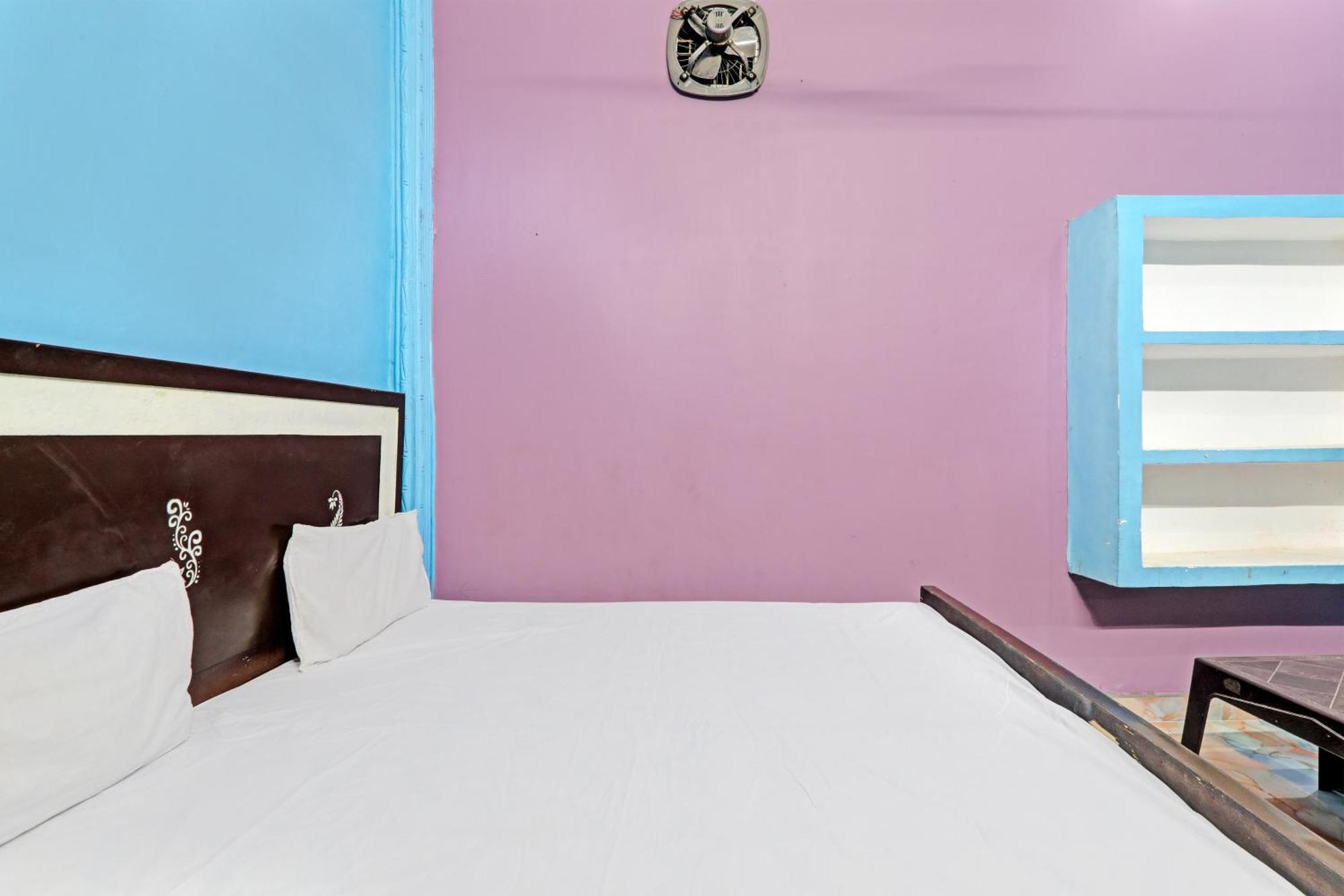 Hotel O Home Om Marriage Hall Ayodhya Exteriör bild